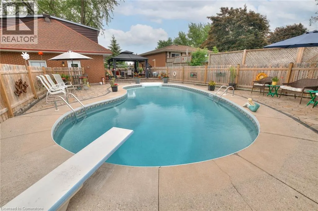 1 KINGFISHER Drive