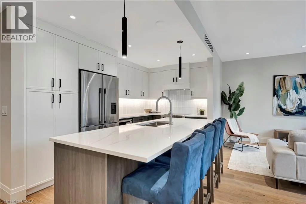 7 GRAND RIVER Street N Unit# 202, #202