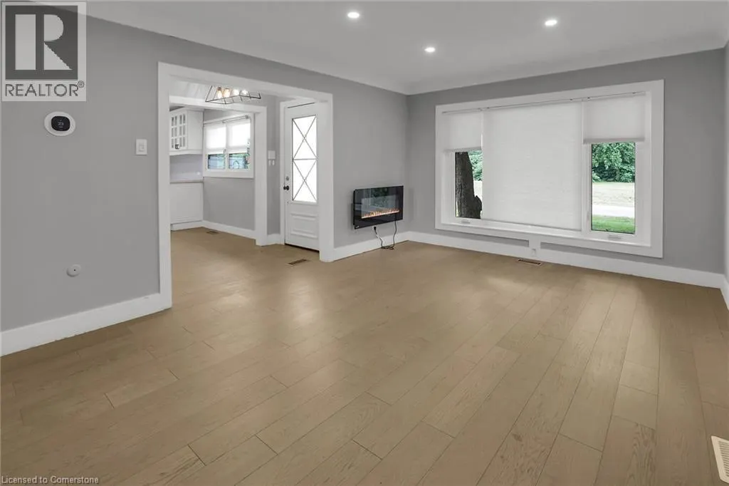 6 LINCOLN Avenue