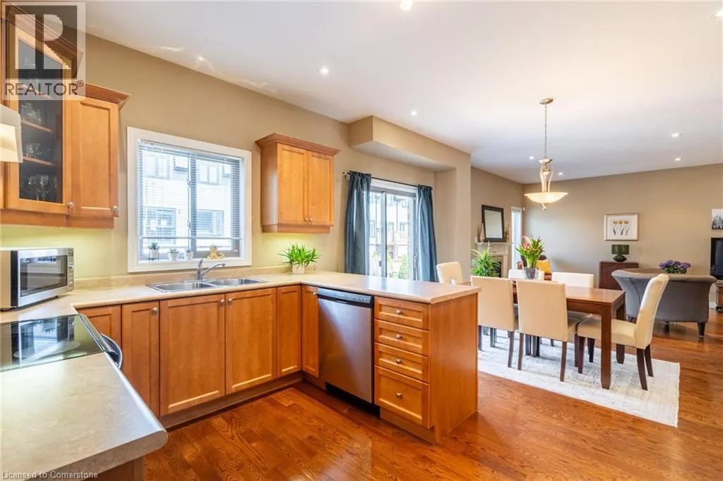 195 WILSON Street W Unit# 6, #6