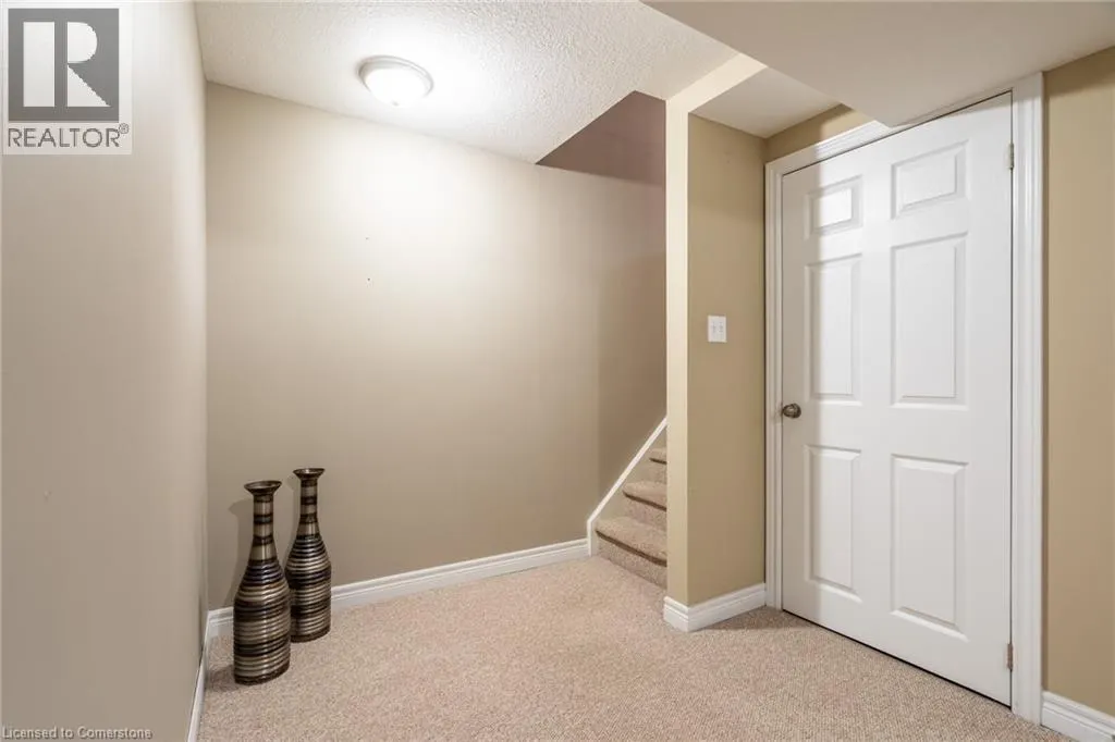 195 WILSON Street W Unit# 6, #6