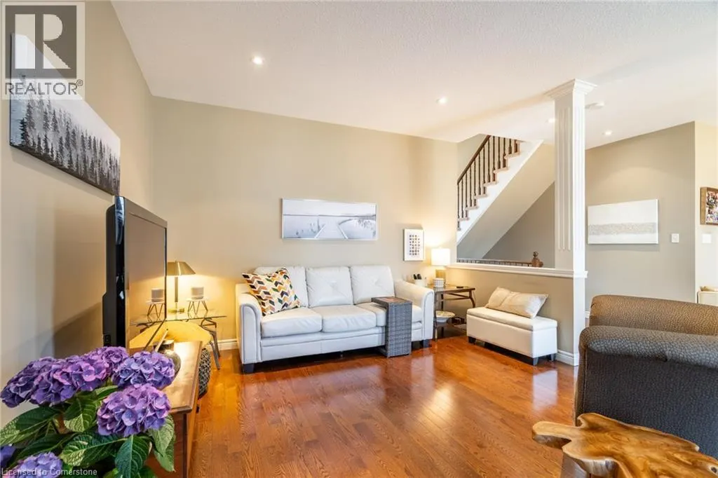 195 WILSON Street W Unit# 6, #6