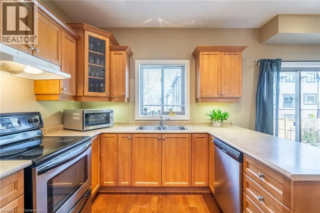 195 WILSON Street W Unit# 6, #6