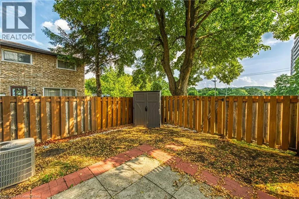 18 RIVERDALE Drive