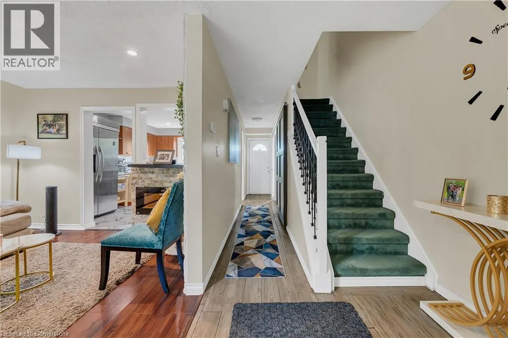 18 RIVERDALE Drive