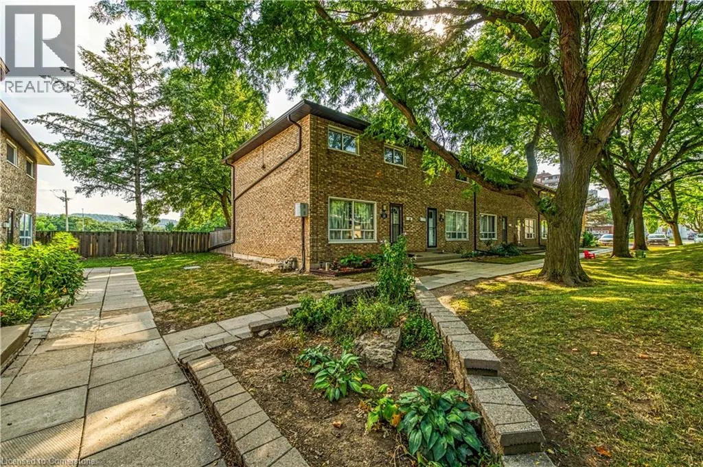18 RIVERDALE Drive