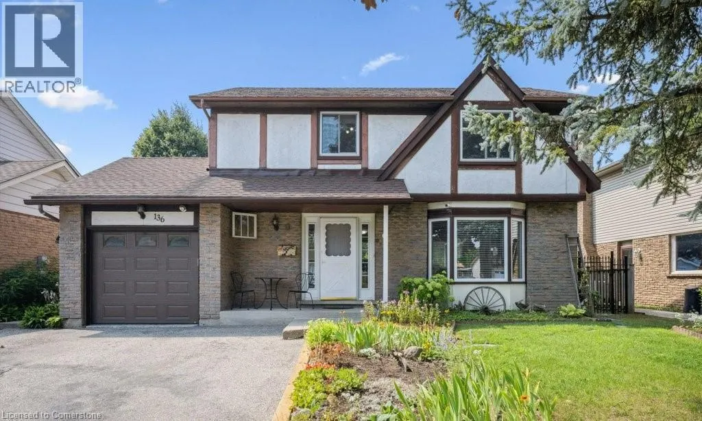 136 ST JEROME Crescent