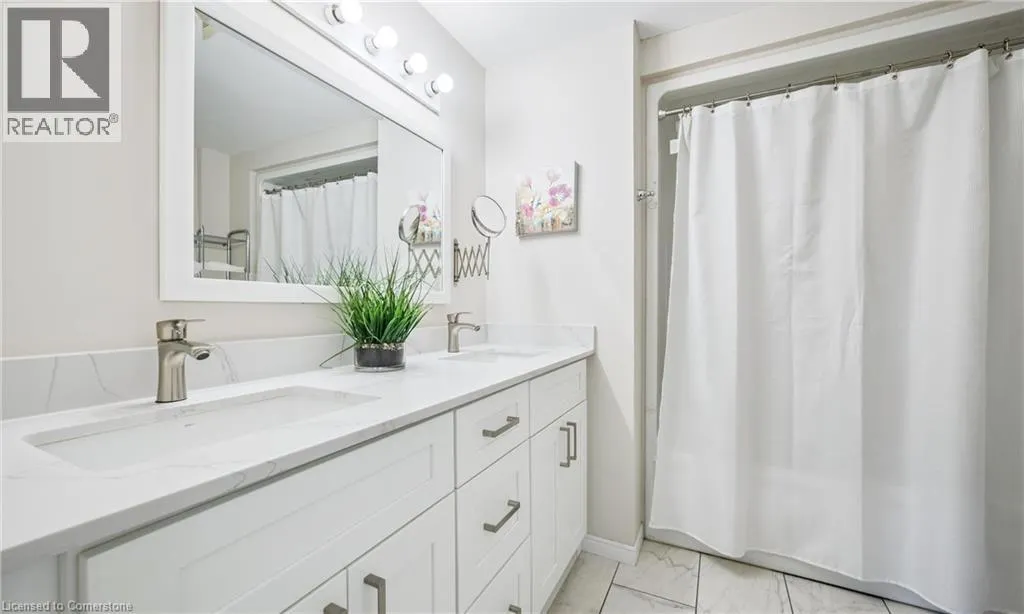 136 ST JEROME Crescent