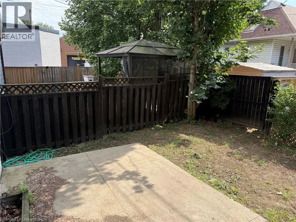 11 GARSIDE Avenue S