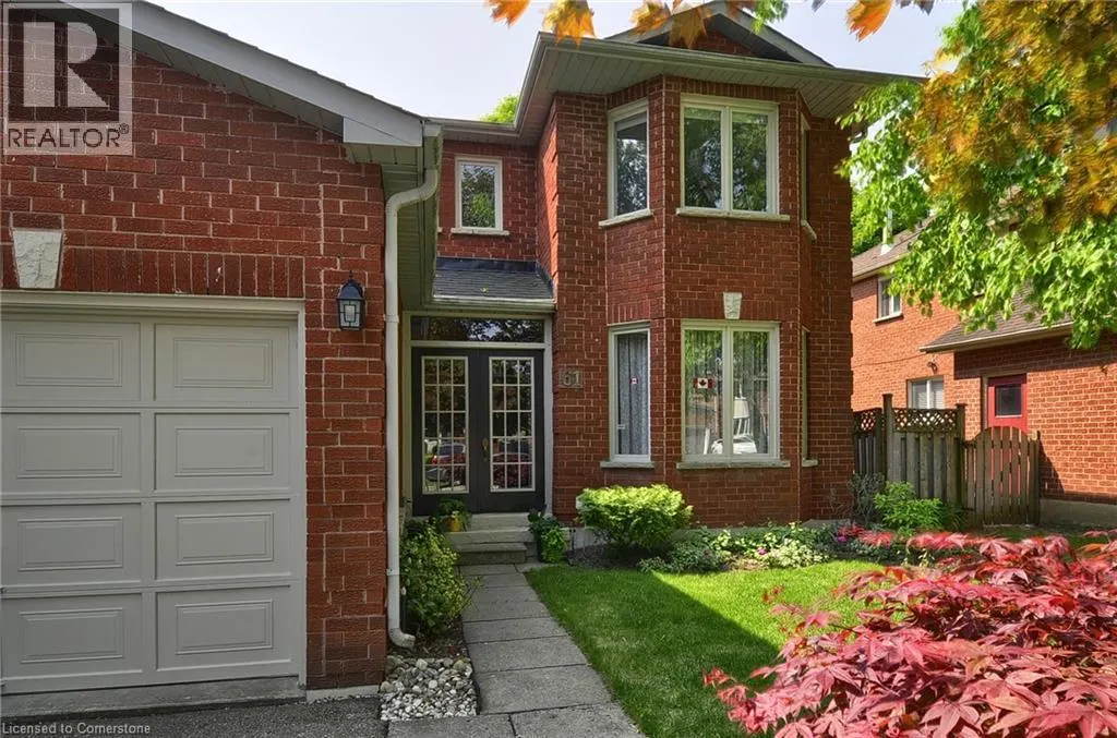 61 HARWOOD Road