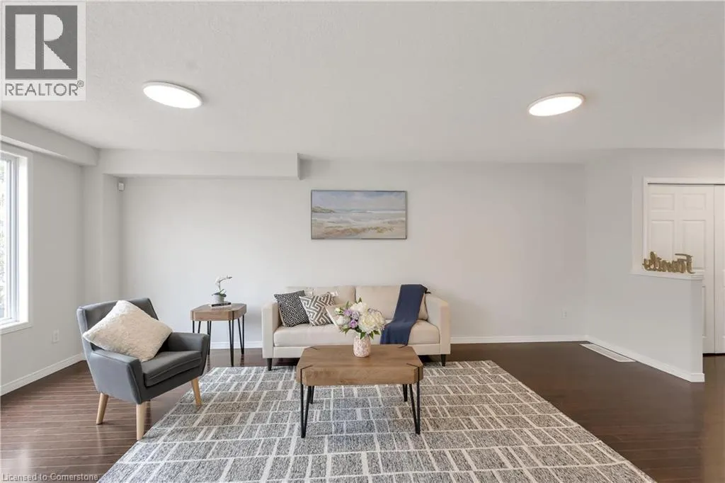 205 HOLBEACH Crescent