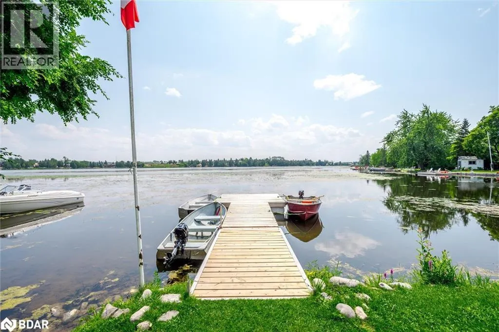 9 CHARLOTTE CRES Crescent