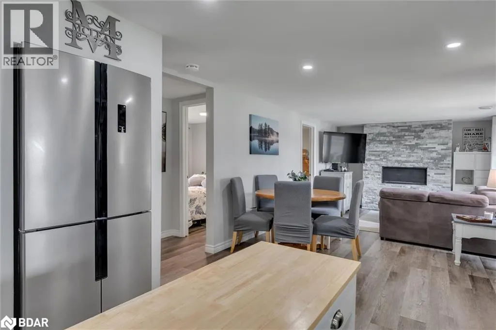 9 CHARLOTTE CRES Crescent