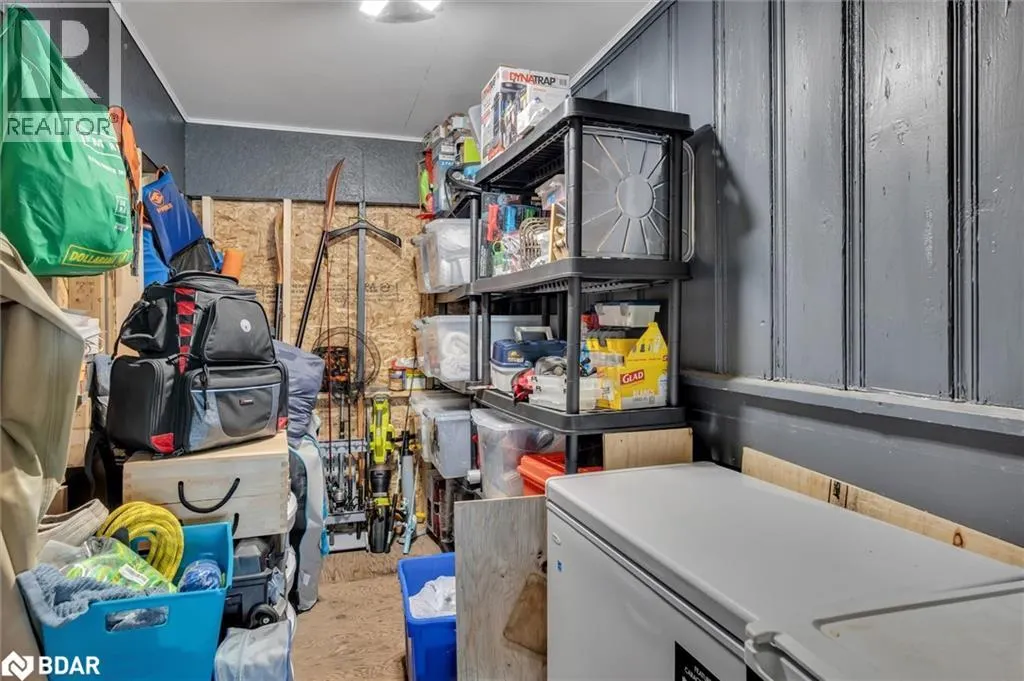 9 CHARLOTTE CRES Crescent