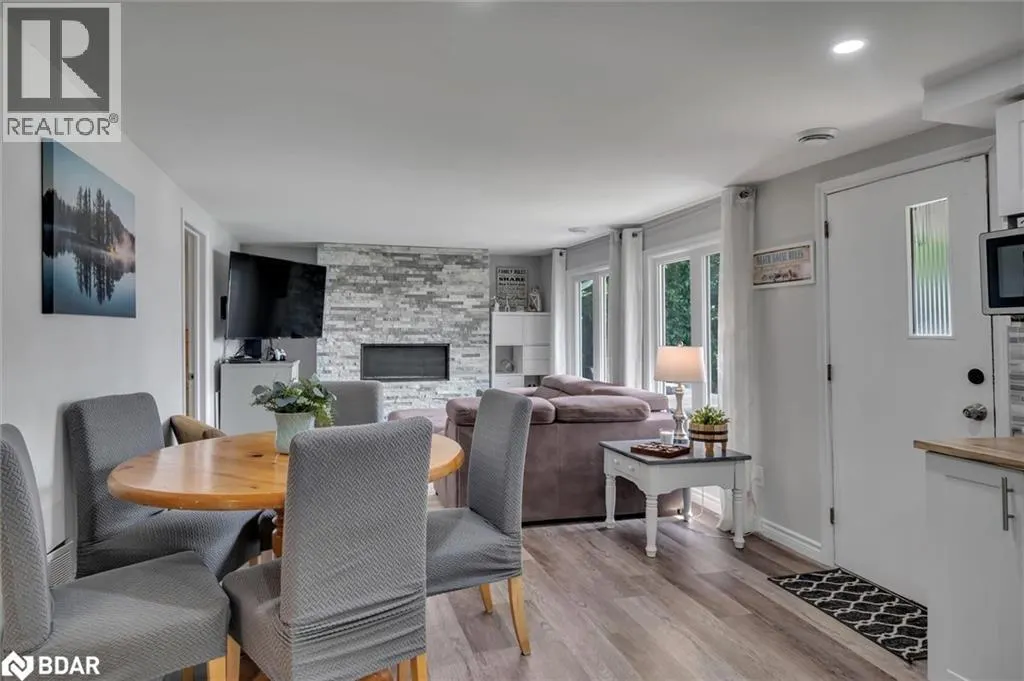 9 CHARLOTTE CRES Crescent