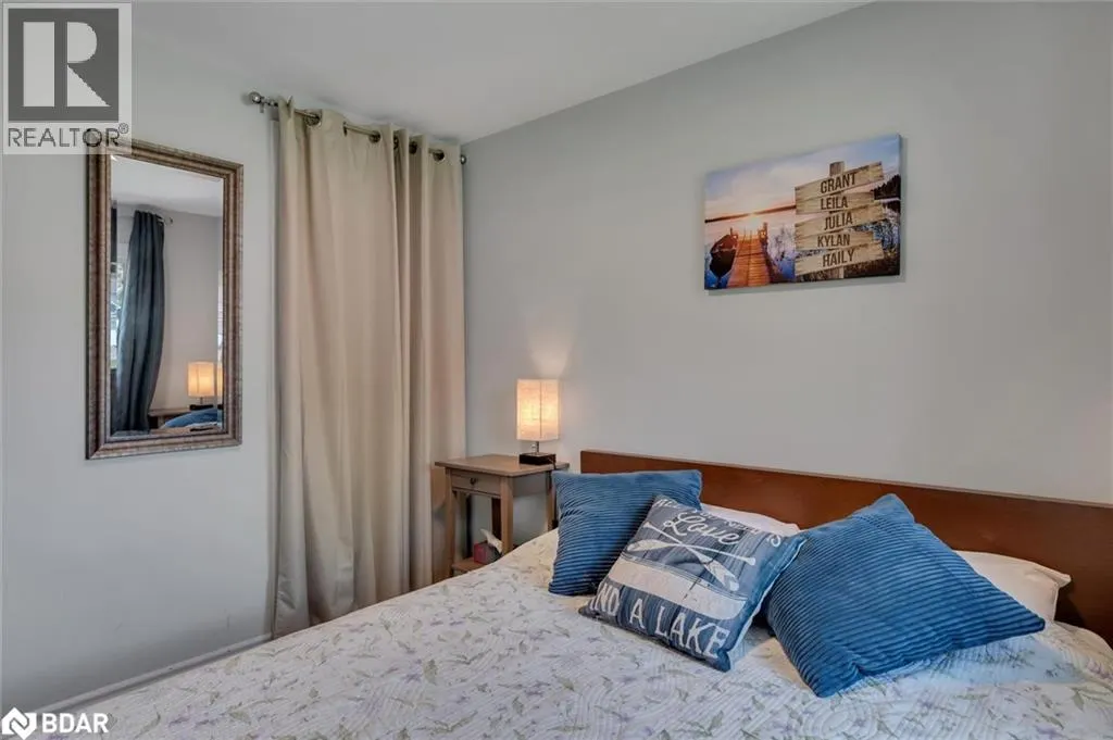9 CHARLOTTE CRES Crescent