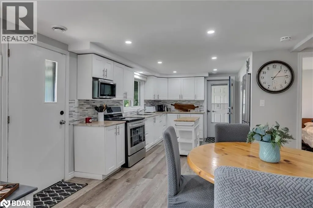 9 CHARLOTTE CRES Crescent