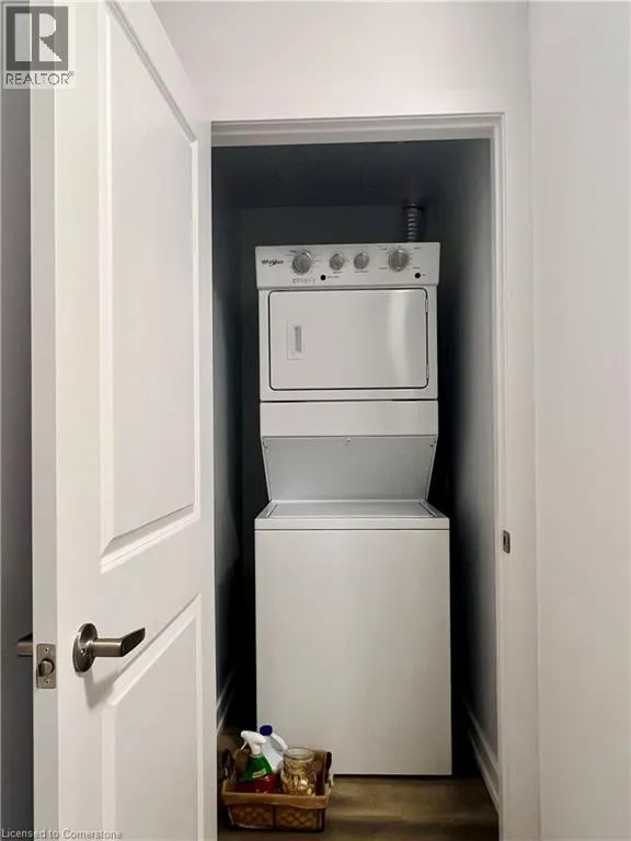 470 DUNDAS Street E Unit# 215, #215