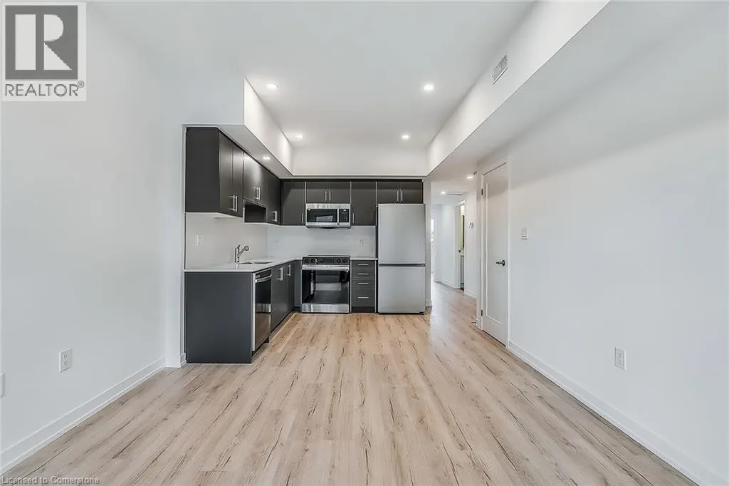 940 ST. DAVID Street N Unit# 10, #10