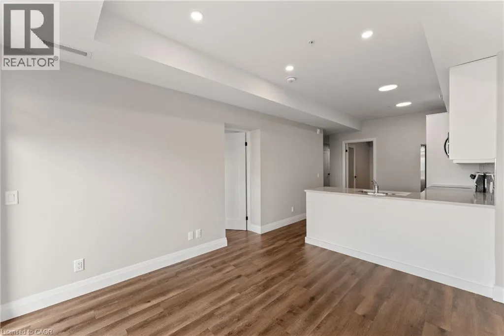 64 MAIN Street N Unit# 303, #303