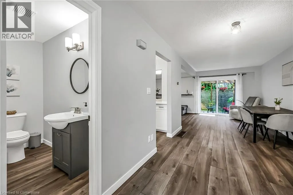 54 ARGYLE Street S Unit# 2, #2
