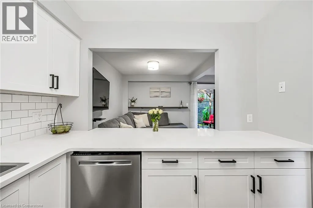 54 ARGYLE Street S Unit# 2, #2
