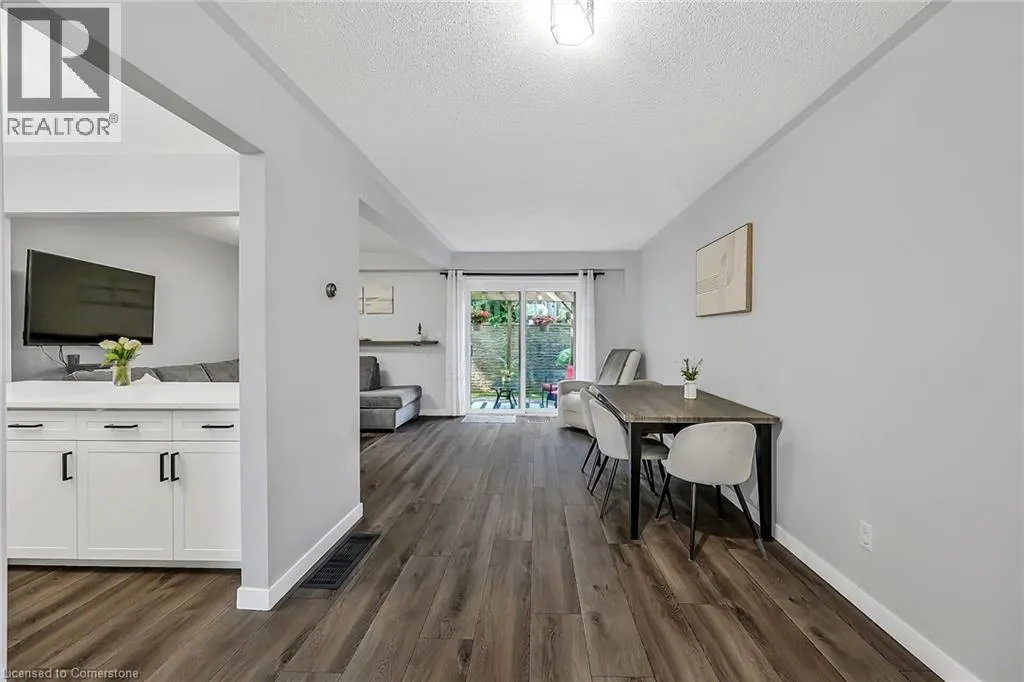 54 ARGYLE Street S Unit# 2, #2