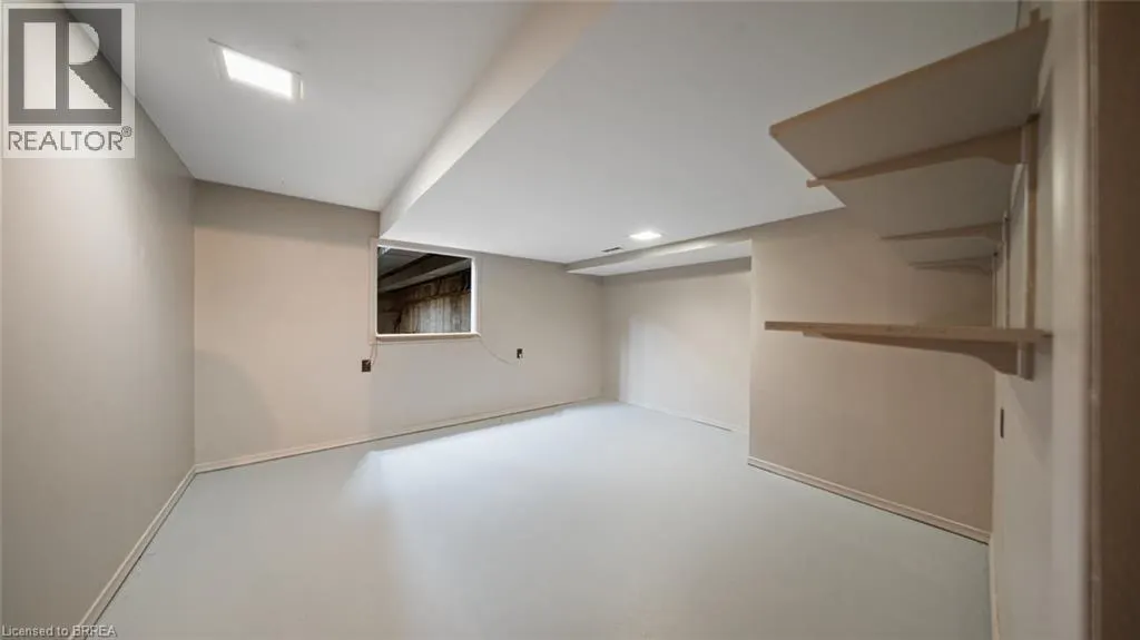 124 GOVERNOR'S Road E