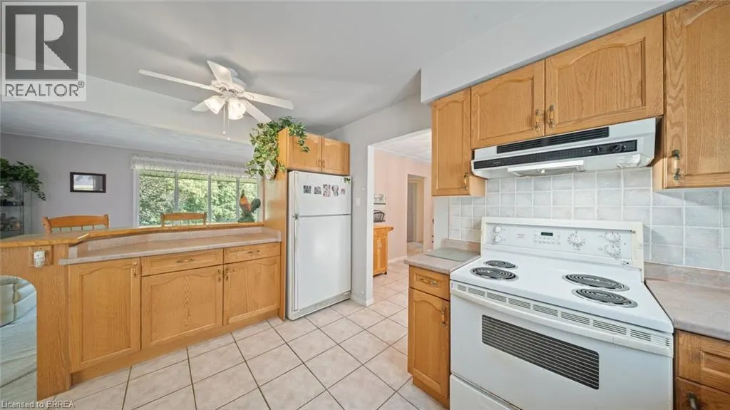 124 GOVERNOR'S Road E
