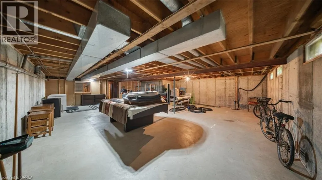 124 GOVERNOR'S Road E