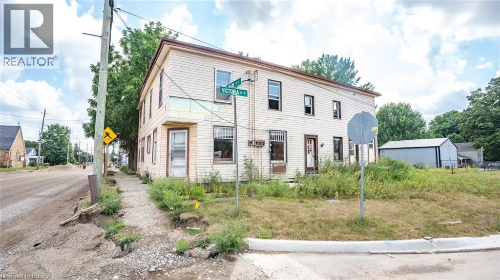 3 MAIN Street S