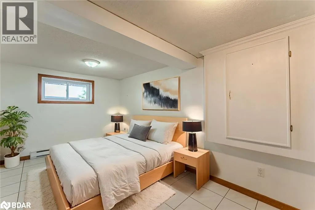 5580 PENETANGUISHENE Road
