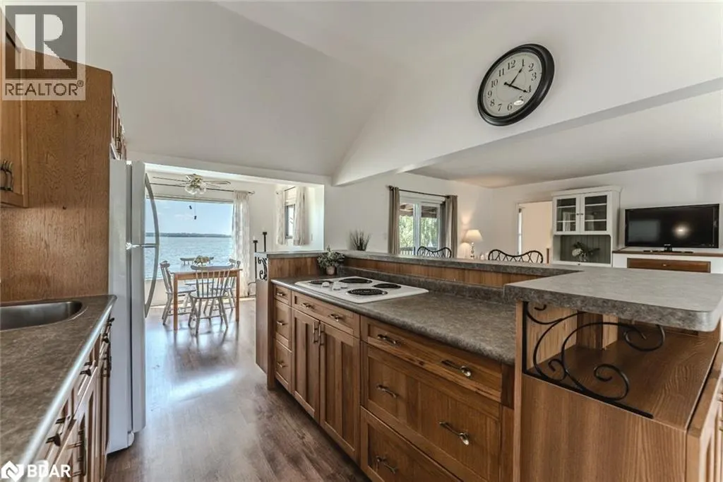 5580 PENETANGUISHENE Road