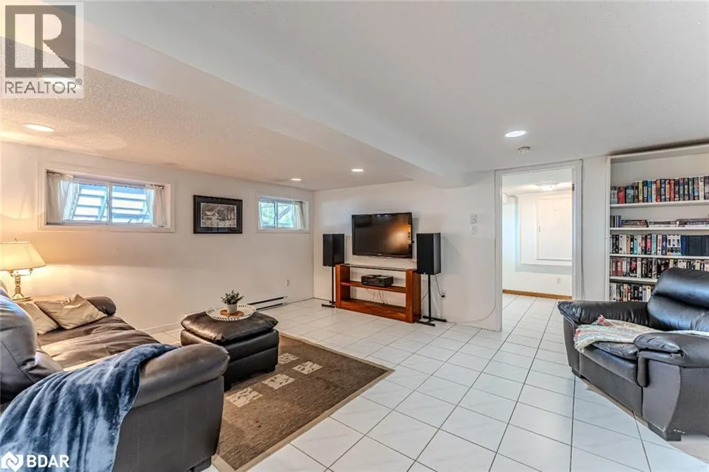 5580 PENETANGUISHENE Road