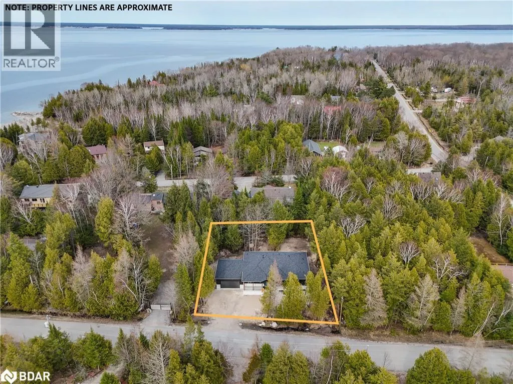 48 IROQUOIS Crescent