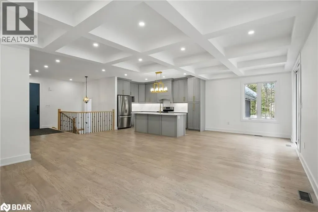 48 IROQUOIS Crescent
