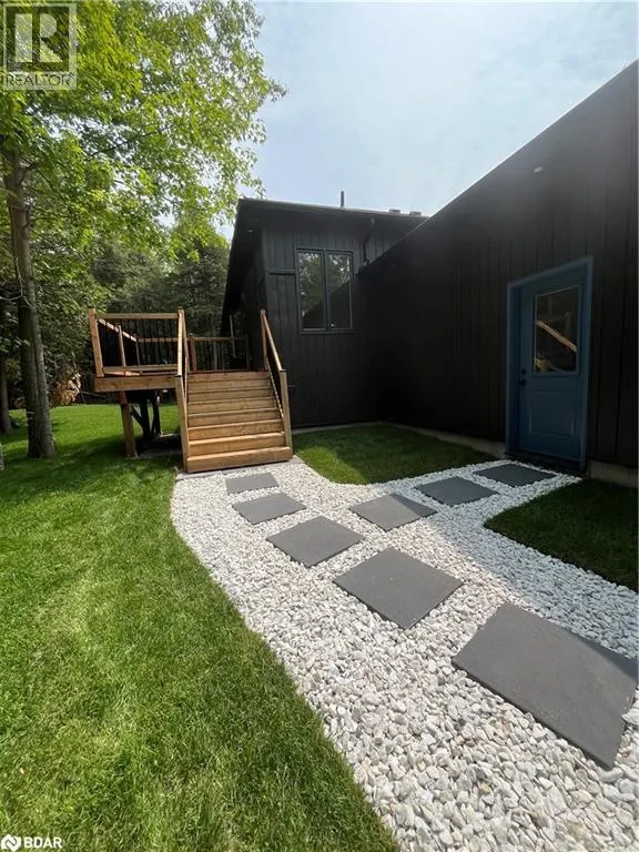 48 IROQUOIS Crescent