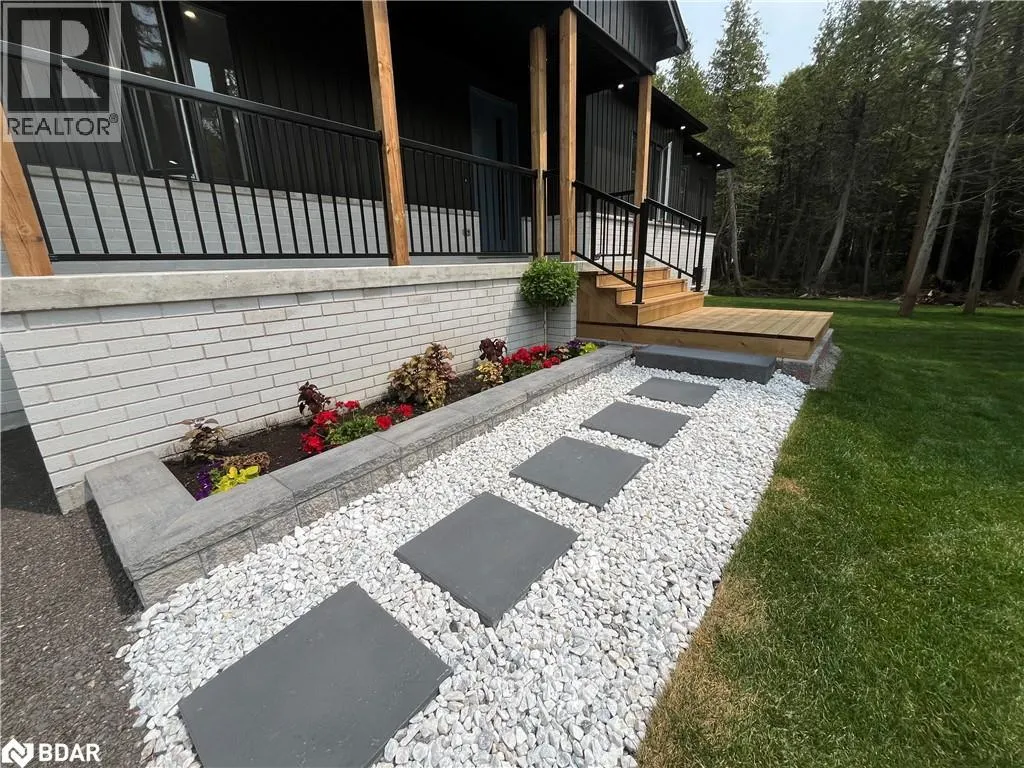 48 IROQUOIS Crescent