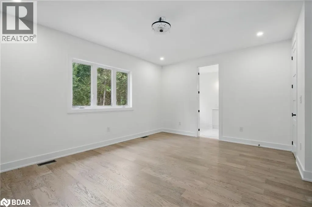 48 IROQUOIS Crescent