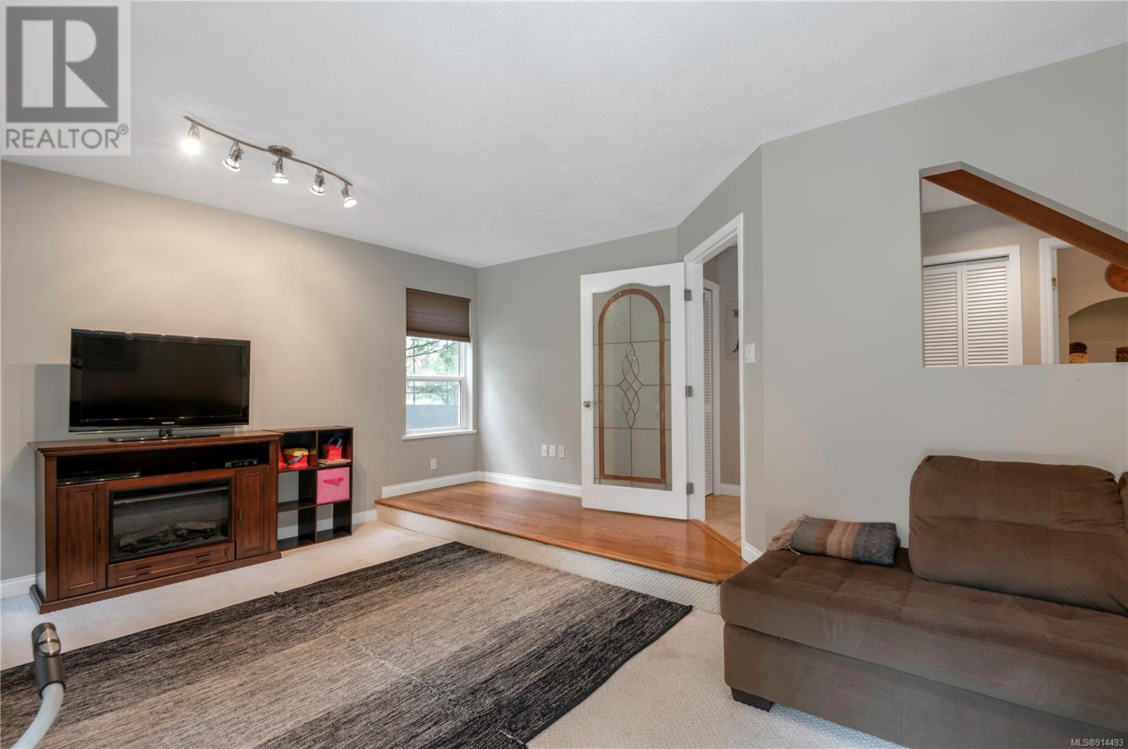 Listing 914493 - Large Photo # 14
