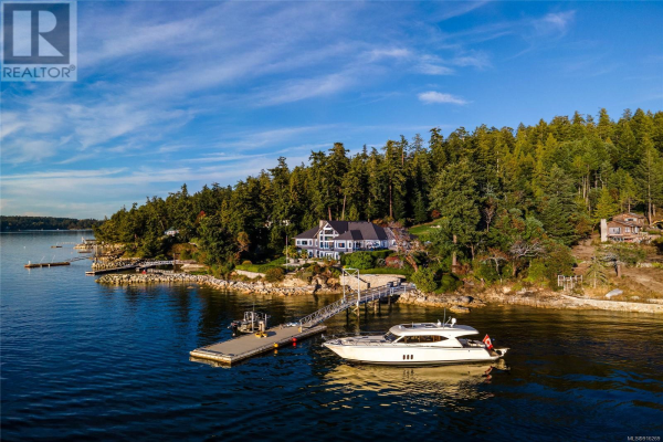 8338 West Saanich Rd, Central Saanich