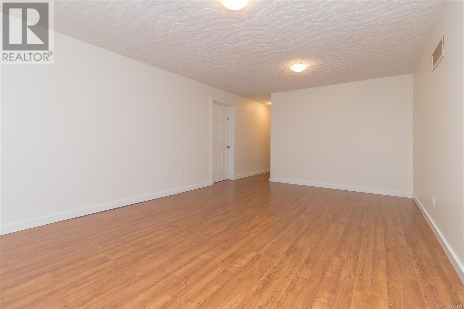 Listing 917139 - Large Photo # 33