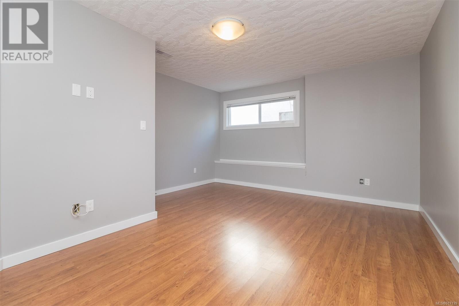 Listing 917139 - Large Photo # 30