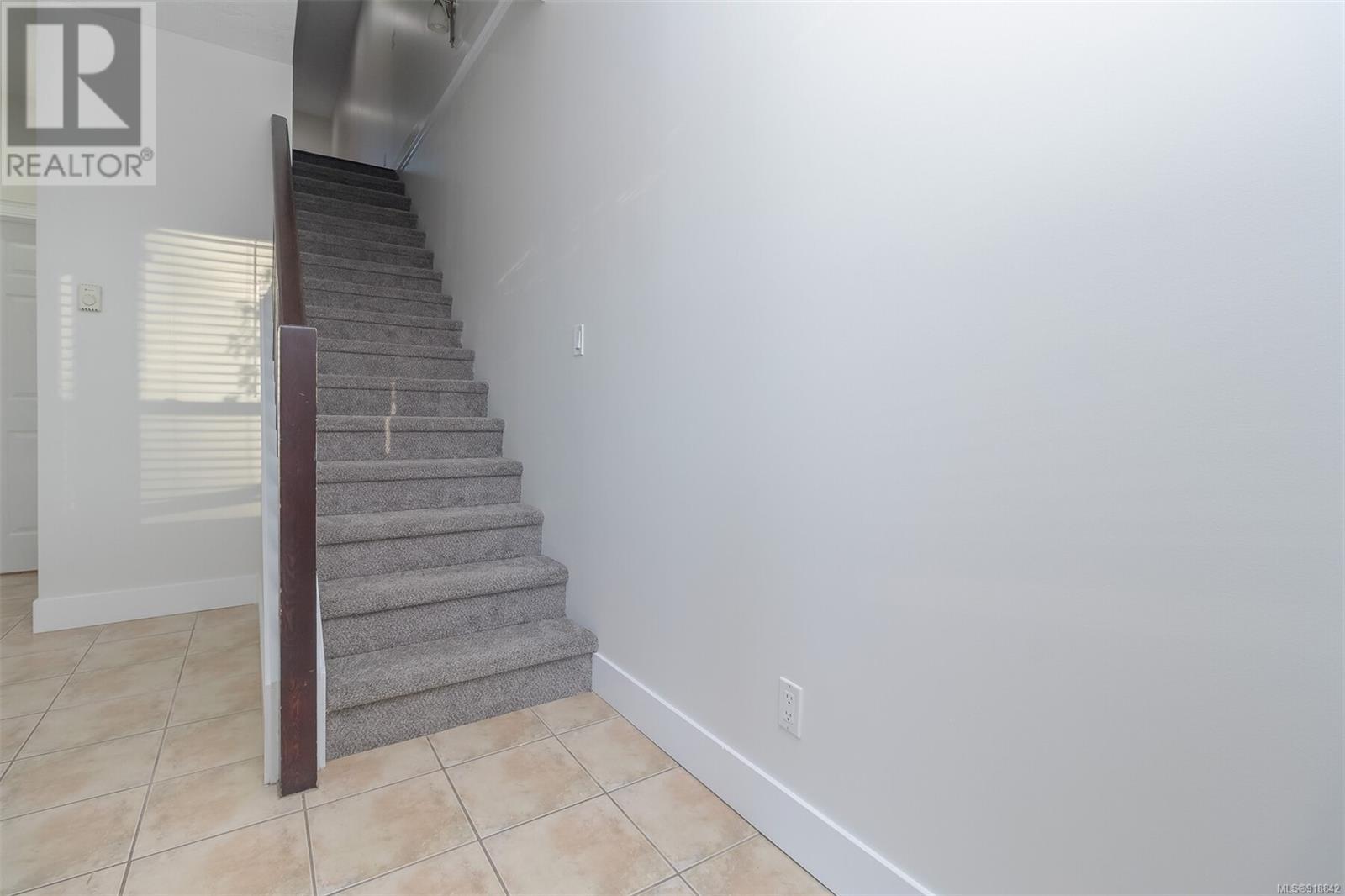 Listing 918842 - Large Photo # 3