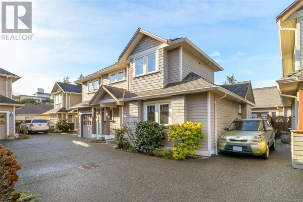 2 2325 Henry Ave, Sidney