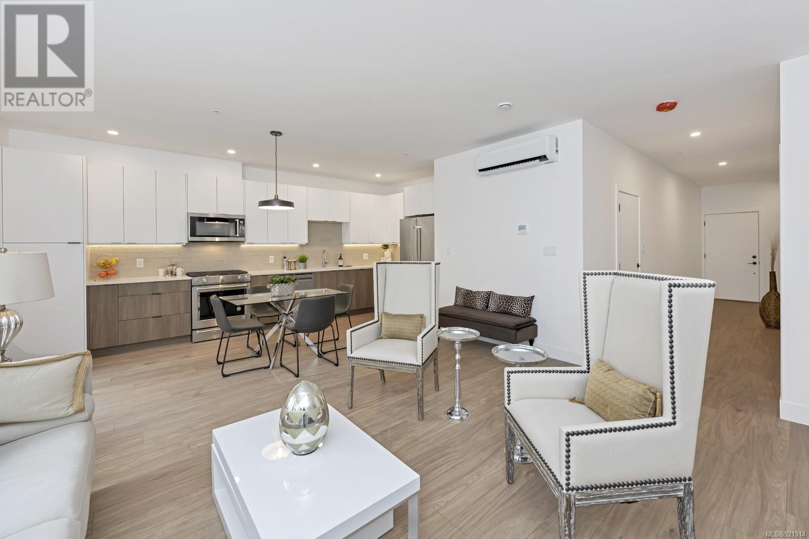 10 2330 Sooke Rd, #10