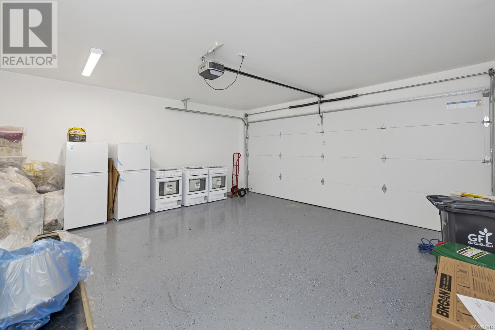 10 2330 Sooke Rd, #10