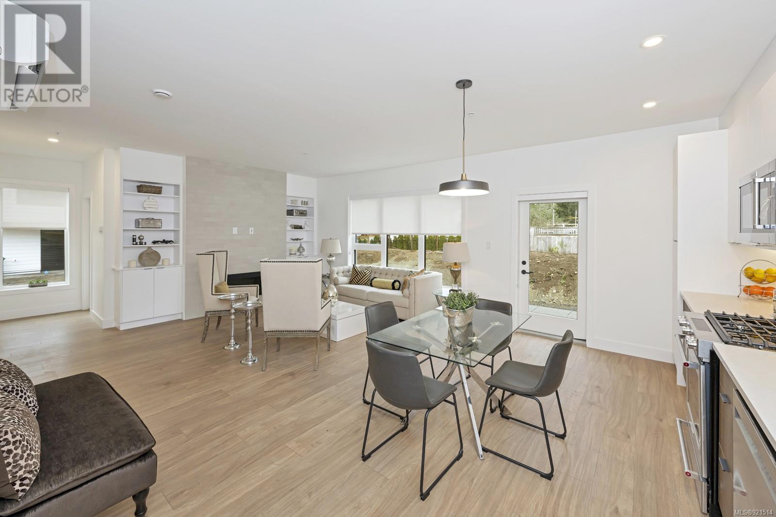 10 2330 Sooke Rd, #10