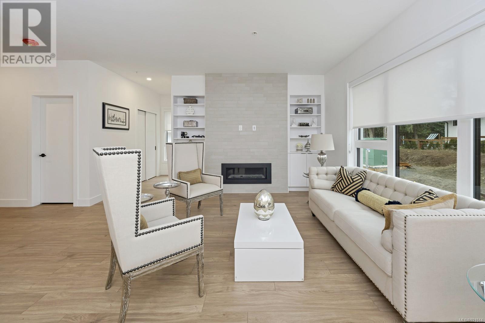 10 2330 Sooke Rd, #10