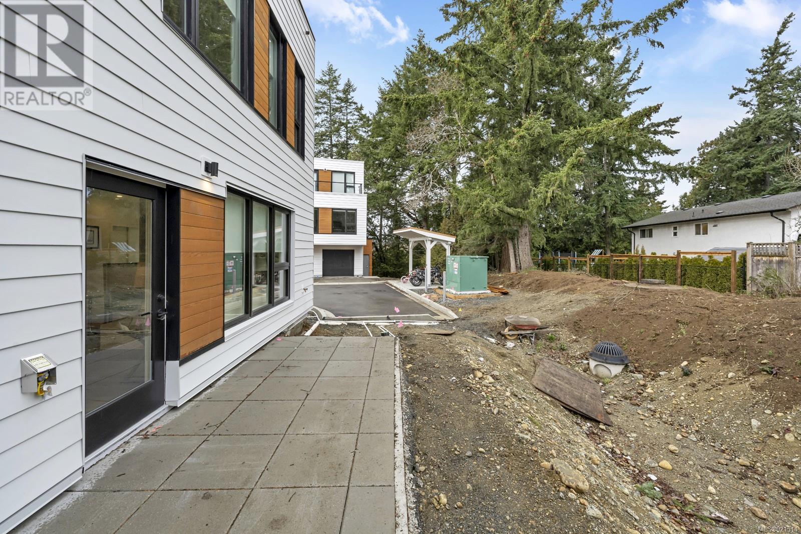 10 2330 Sooke Rd, #10